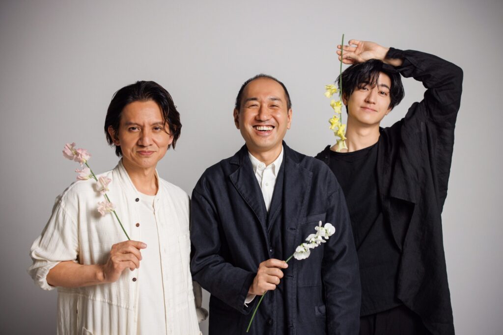「決意」感じる作品を今の日本で上演したい。上村聡史×中島裕翔×岡本健一『みんな鳥になって』インタビュー – 演劇メディアAudience（オーディエンス）